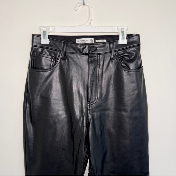 Abercrombie and Fitch Vegan Leather 90s Straight Ultra High Rise 29 / 8 Curve - Picture 3 of 7